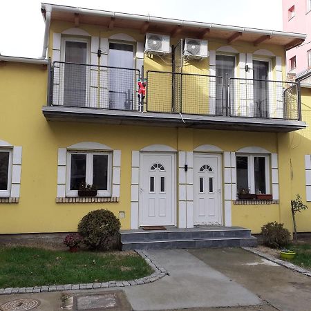 Flora Novi Sad Apartamento Exterior foto