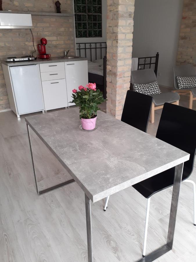 Flora Novi Sad Apartamento Exterior foto